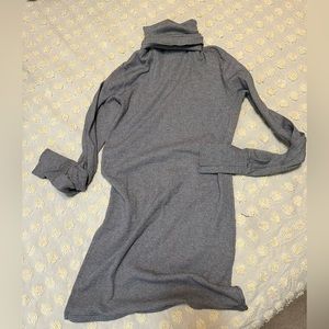 Christina Lehr Turtleneck/Longer/Dress Shirt